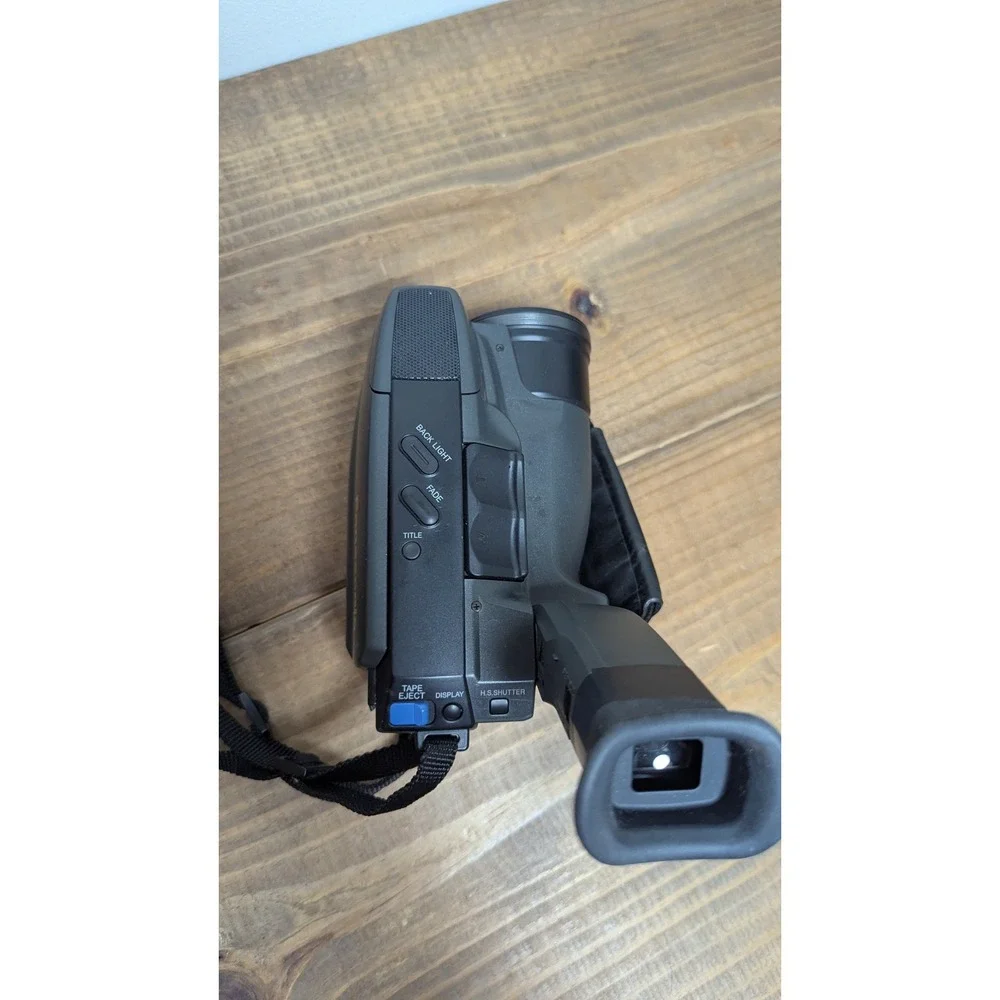 Panasonic Palmcorder IQ PV-A396D VHS-C Camcorder 16x Zoom Bundle with Bag‎ Tapes